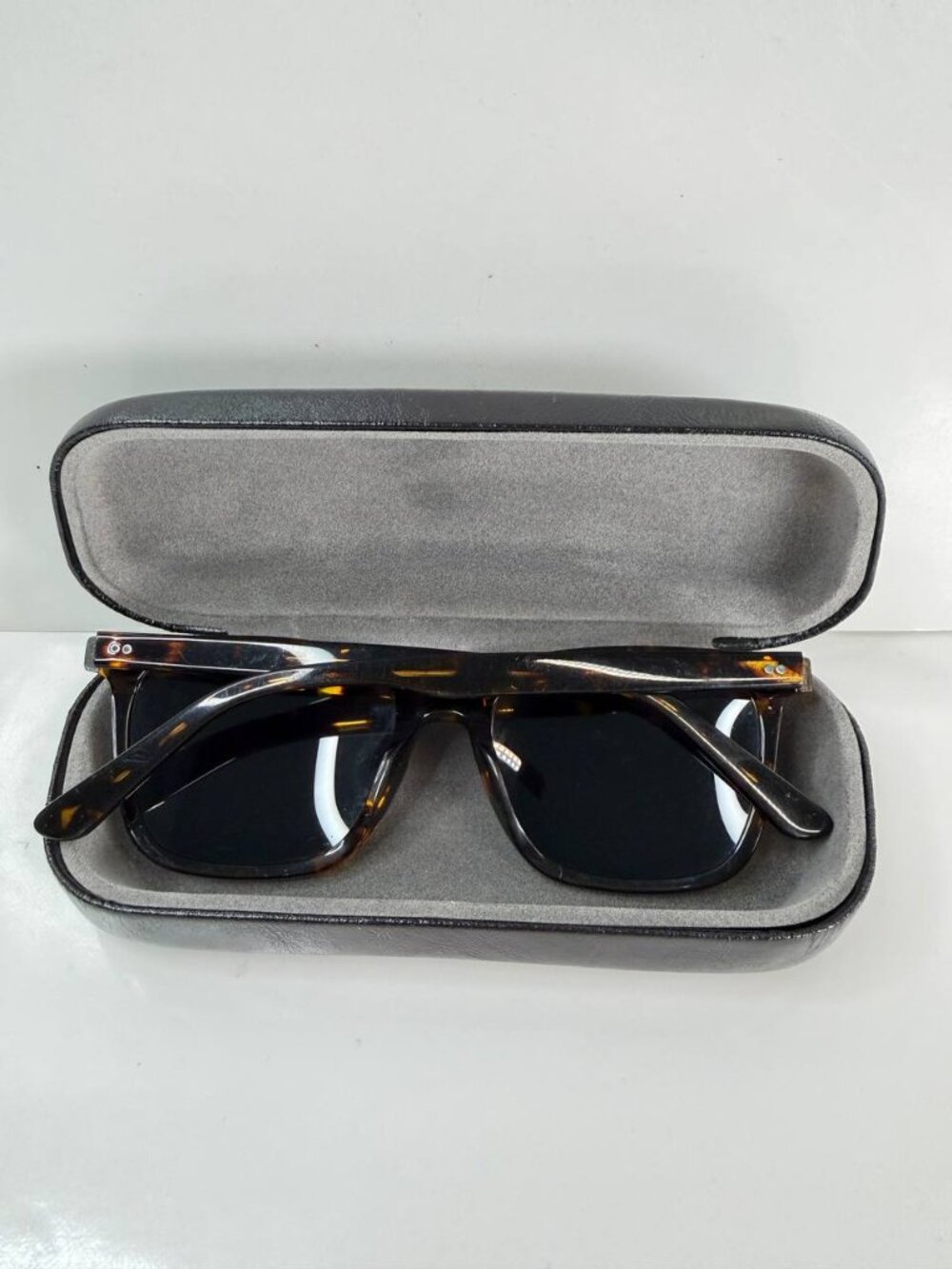 CARFIA Polarized Sunglasses – Italian Design – Classic Tortoiseshell Frame - Picture 8 of 16
